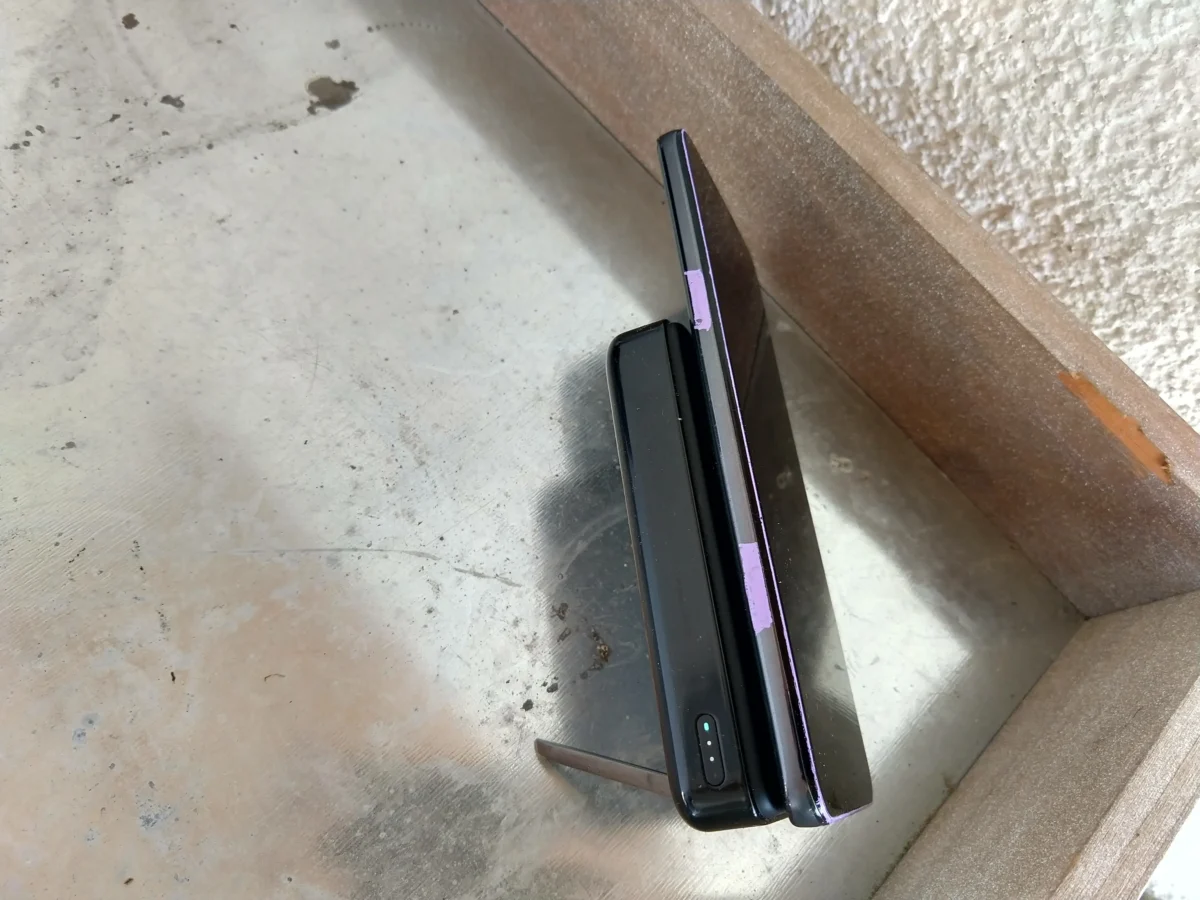 Recenze: Powerbanka FIXED MagZen 10 Pro nepotřebuje kabel ani k nabíjení a ani k fixaci k mobilu 4 FIXED MagZen 10 Pro 1
