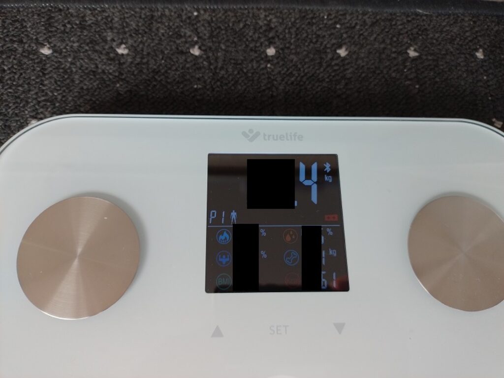 Chytrá váha FitScale W6 BT od Truelife změří 19 indexů, sleduje vývoj v čase. K tomu i dobře vypadá. 13 FitScale W6 BT 4