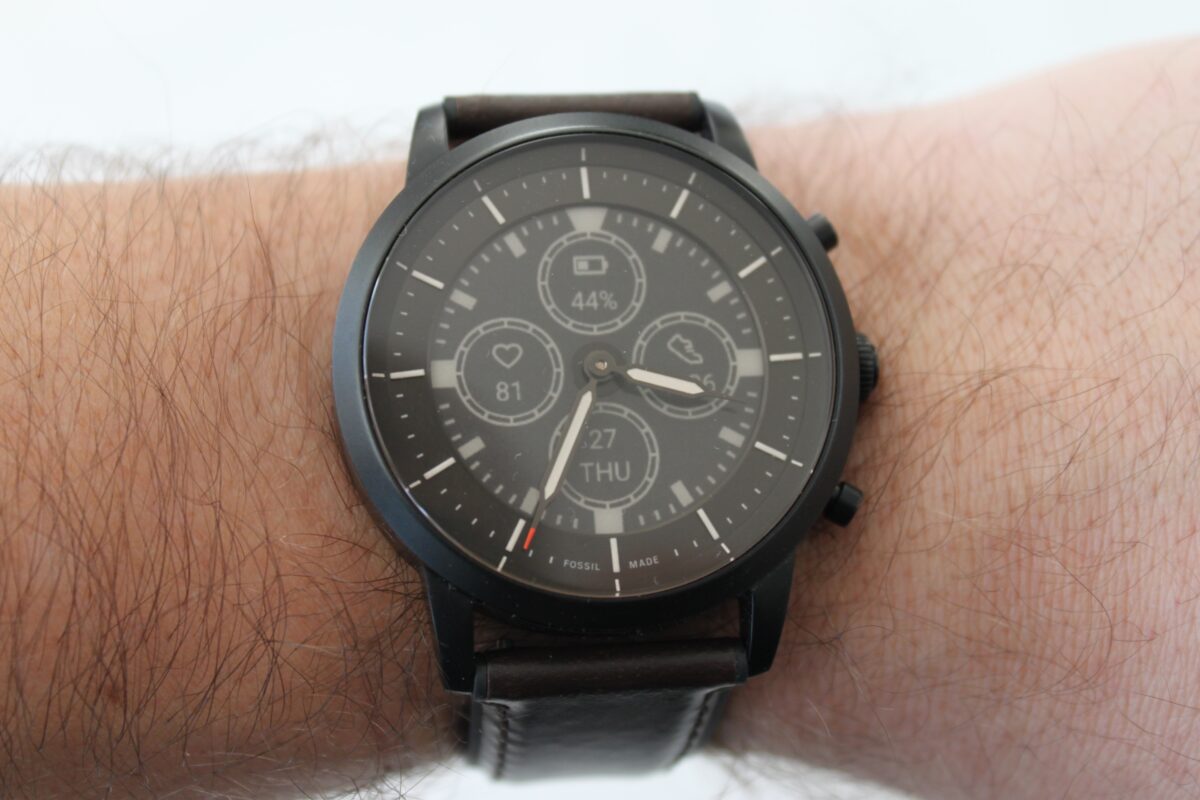 Fossil uvedl hybridní chytré hodinky Hybrid HR 23 Fossil-Hybrid-chytre-hodinky-_9232