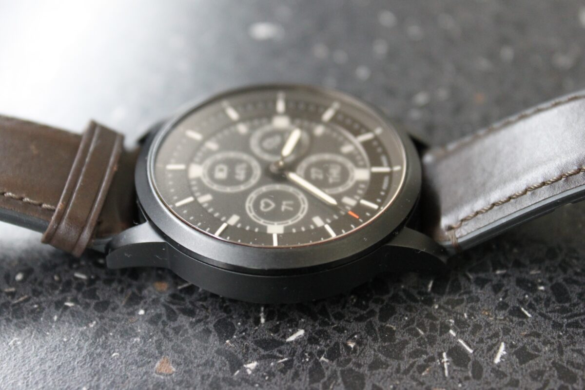 Fossil uvedl hybridní chytré hodinky Hybrid HR 33 Fossil-Hybrid-chytre-hodinky-_9246