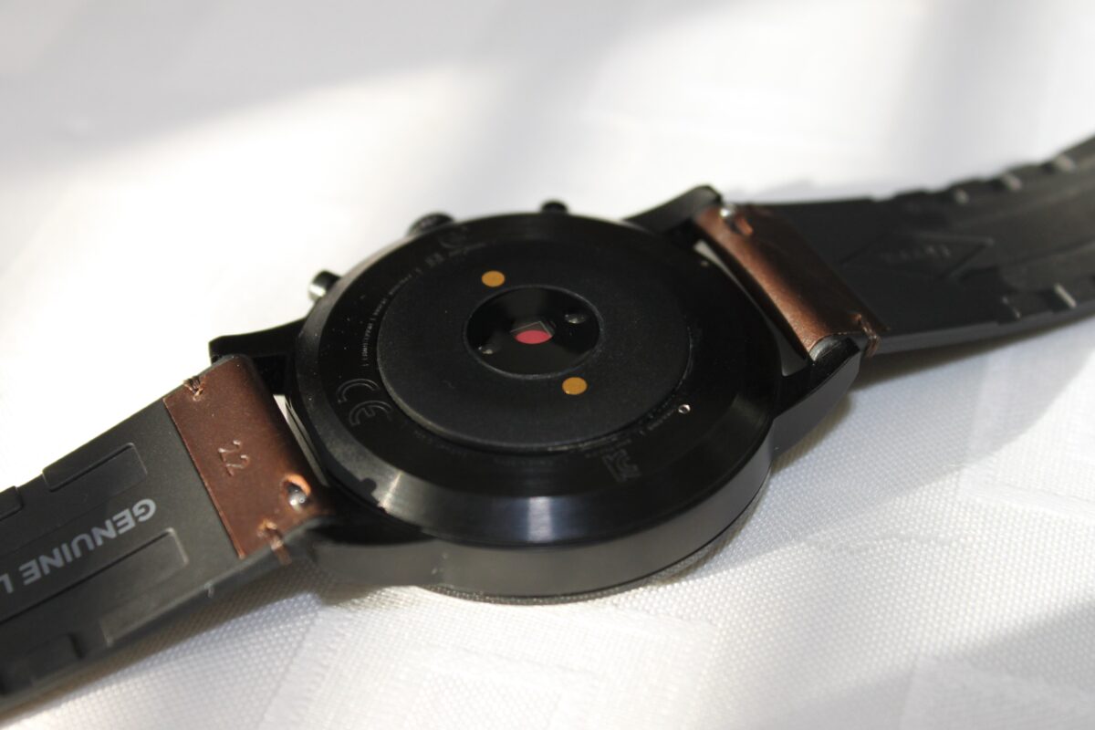 Fossil uvedl hybridní chytré hodinky Hybrid HR 37 Fossil-Hybrid-chytre-hodinky-_9249