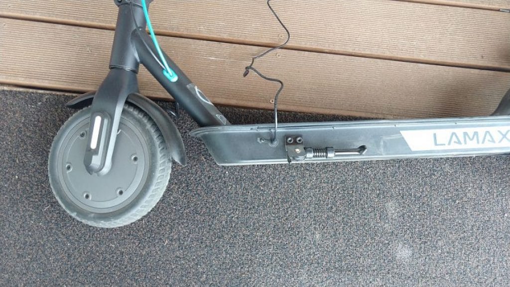 Elektrická koloběžka Lamax S7500 Plus: skvělá na rychlé přesuny po městě - ale ne pro každého 17 Lamax E Scooter S7500 Plus 1