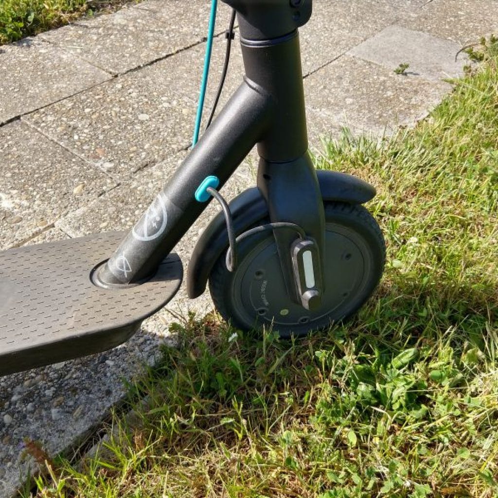 Elektrická koloběžka Lamax S7500 Plus: skvělá na rychlé přesuny po městě - ale ne pro každého 9 Lamax E Scooter S7500 Plus 10 2