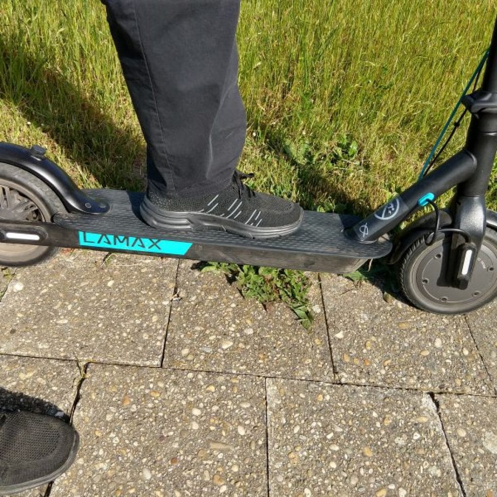 Elektrická koloběžka Lamax S7500 Plus: skvělá na rychlé přesuny po městě - ale ne pro každého 21 Lamax E Scooter S7500 Plus 18 1