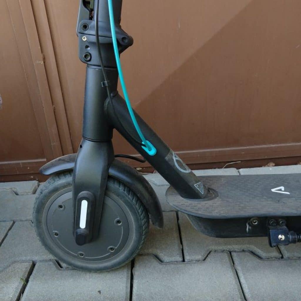 Elektrická koloběžka Lamax S7500 Plus: skvělá na rychlé přesuny po městě - ale ne pro každého 7 Lamax E Scooter S7500 Plus 3 1