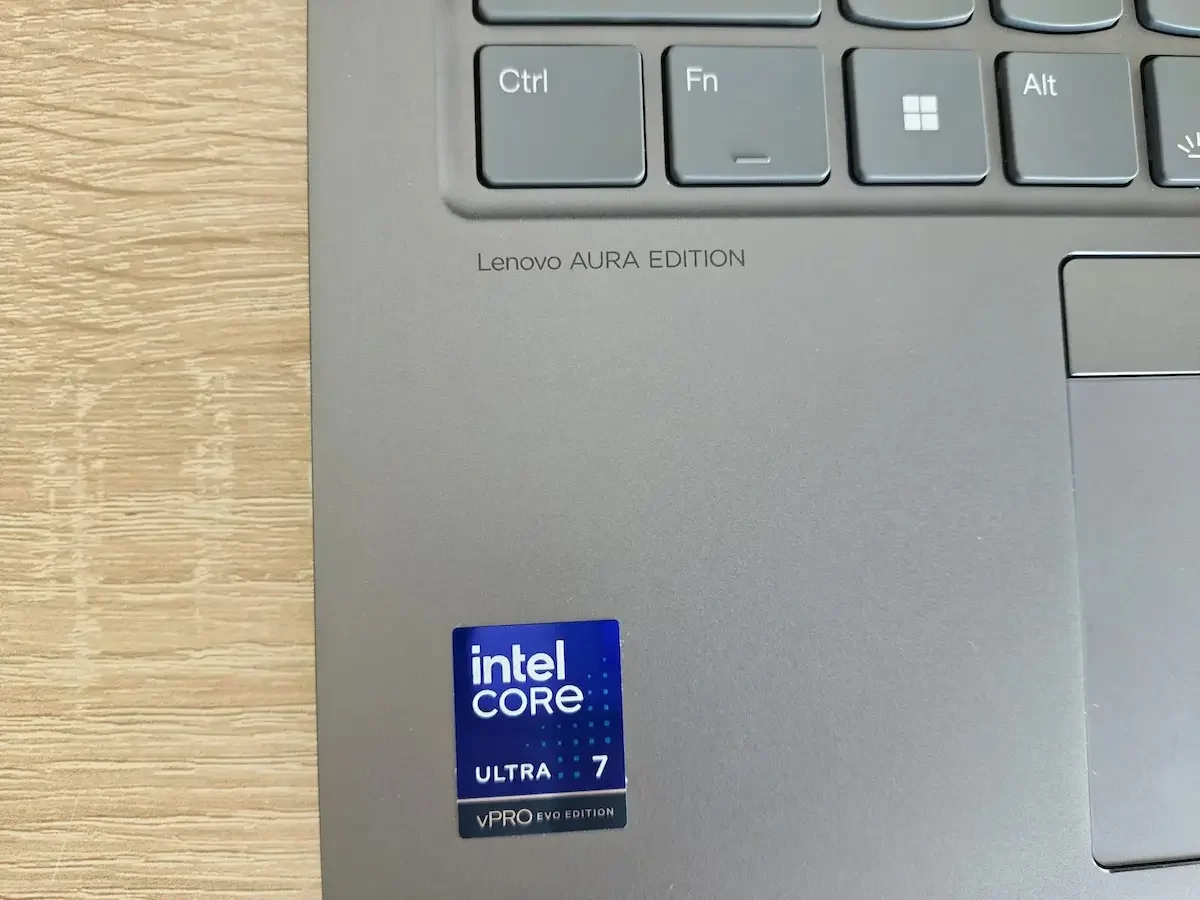 Recenze ThinkPad X1 2-in-1 Gen 10 Aura Edition: pracovní notebook s lokální AI a super odolnou konstrukcí 23 Lenovo ThinkPad X1 17 1