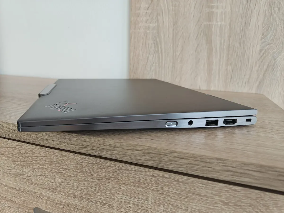 Recenze ThinkPad X1 2-in-1 Gen 10 Aura Edition: pracovní notebook s lokální AI a super odolnou konstrukcí 18 Lenovo ThinkPad X1 21 1