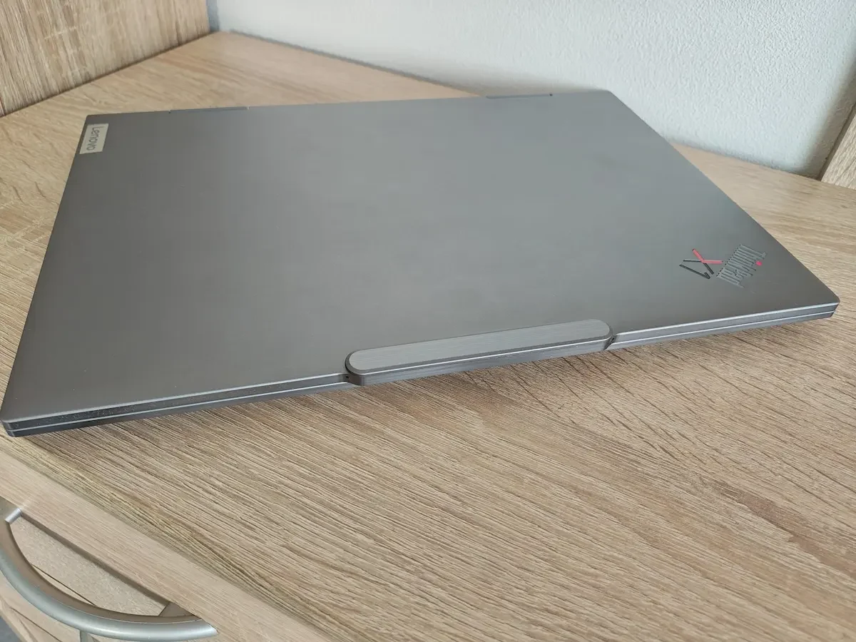 Recenze ThinkPad X1 2-in-1 Gen 10 Aura Edition: pracovní notebook s lokální AI a super odolnou konstrukcí 6 Lenovo ThinkPad X1 22