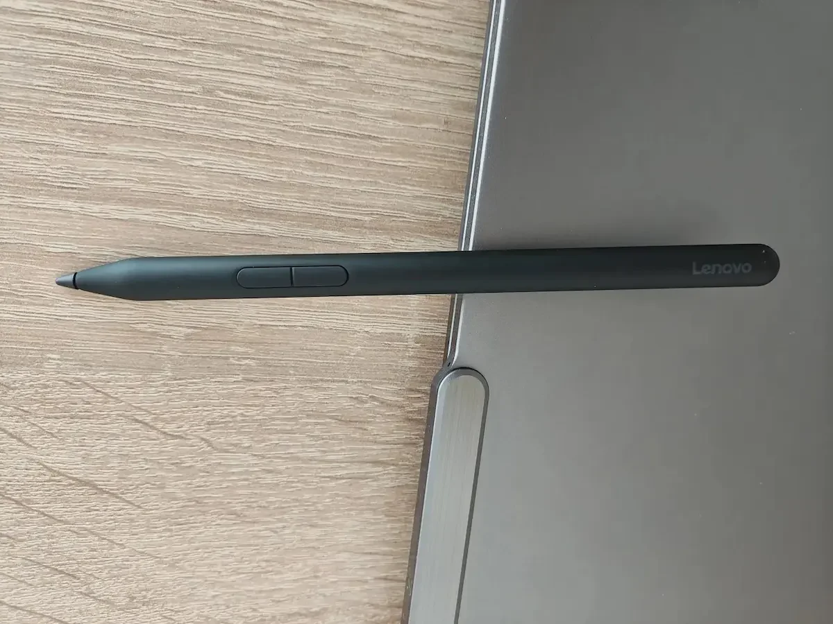 Recenze ThinkPad X1 2-in-1 Gen 10 Aura Edition: pracovní notebook s lokální AI a super odolnou konstrukcí 27 Lenovo ThinkPad X1 24 1