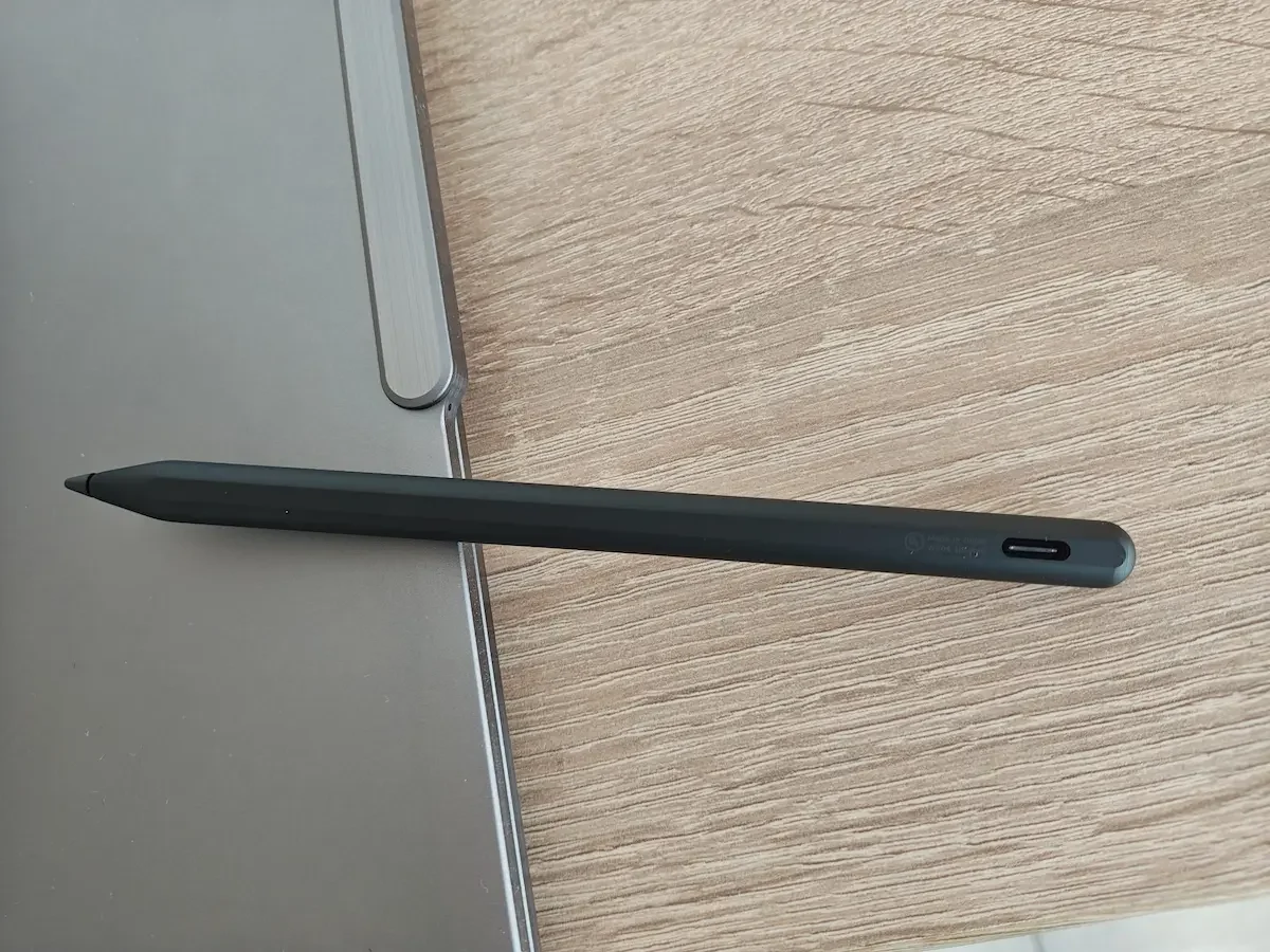 Recenze ThinkPad X1 2-in-1 Gen 10 Aura Edition: pracovní notebook s lokální AI a super odolnou konstrukcí 28 Lenovo ThinkPad X1 25 1