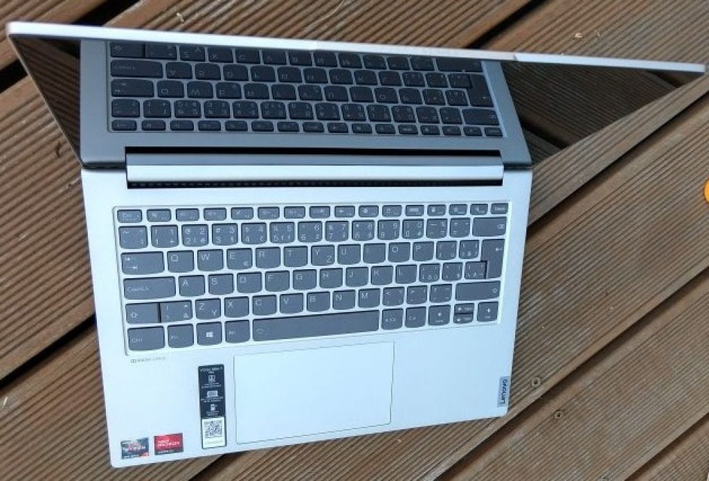 Lenovo Yoga Slim 7 Pro – skvělý výkon na cesty, ale bez dotykového displeje 12 Lenovo Yoga Slim 7 Pro 15