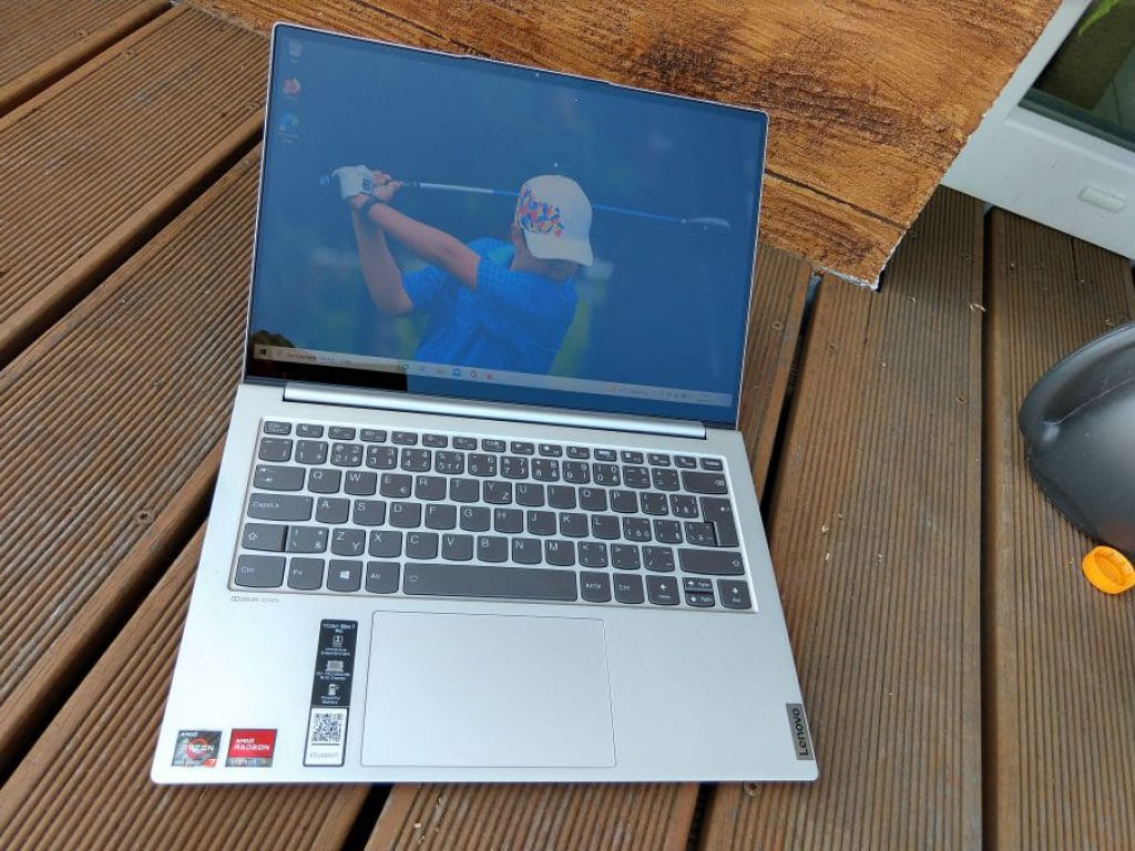 Lenovo Yoga Slim 7 Pro – skvělý výkon na cesty, ale bez dotykového displeje 15 Lenovo Yoga Slim 7 Pro 17
