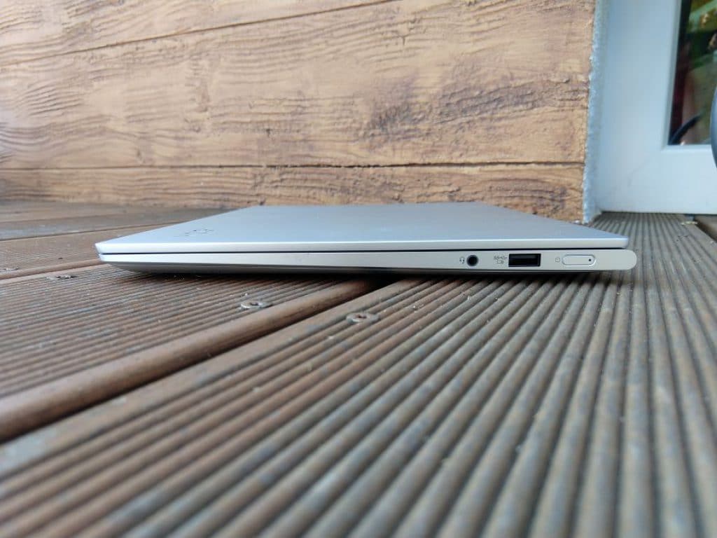Lenovo Yoga Slim 7 Pro – skvělý výkon na cesty, ale bez dotykového displeje 5 Lenovo Yoga Slim 7 Pro 6