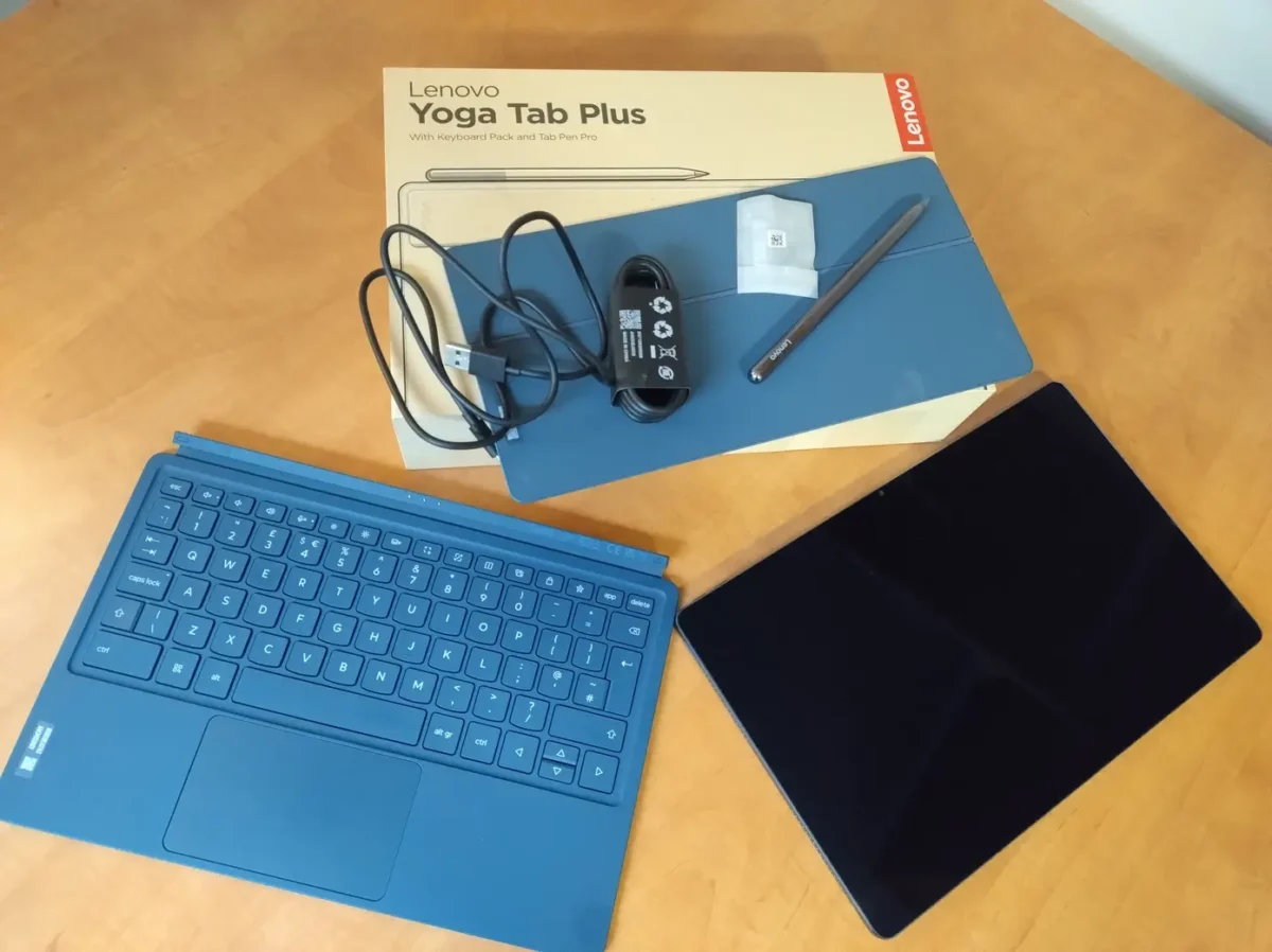 Důkladný test Lenovo Yoga Tab Plus – tablet s vizáží notebooku a s lokální AI. Svěřit jí můžete osobní i firemní data 1 Lenovo Yoga Tab Plus 1
