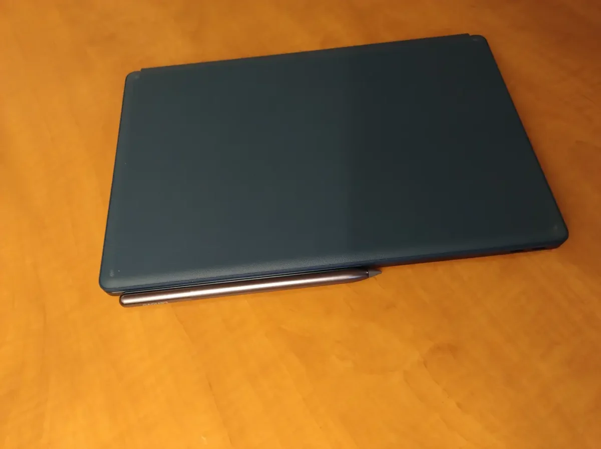 Důkladný test Lenovo Yoga Tab Plus – tablet s vizáží notebooku a s lokální AI. Svěřit jí můžete osobní i firemní data 29 Lenovo Yoga Tab Plus 17