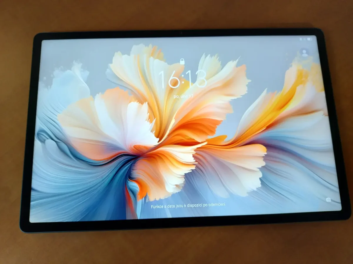 Důkladný test Lenovo Yoga Tab Plus – tablet s vizáží notebooku a s lokální AI. Svěřit jí můžete osobní i firemní data 8 Lenovo Yoga Tab Plus 2 1