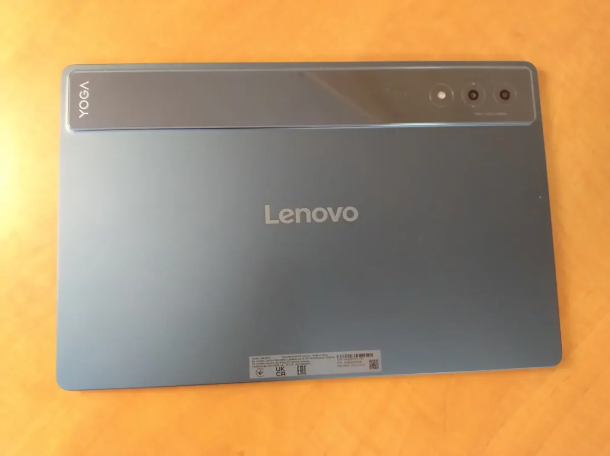 Důkladný test Lenovo Yoga Tab Plus – tablet s vizáží notebooku a s lokální AI. Svěřit jí můžete osobní i firemní data 2 Lenovo Yoga Tab Plus 3