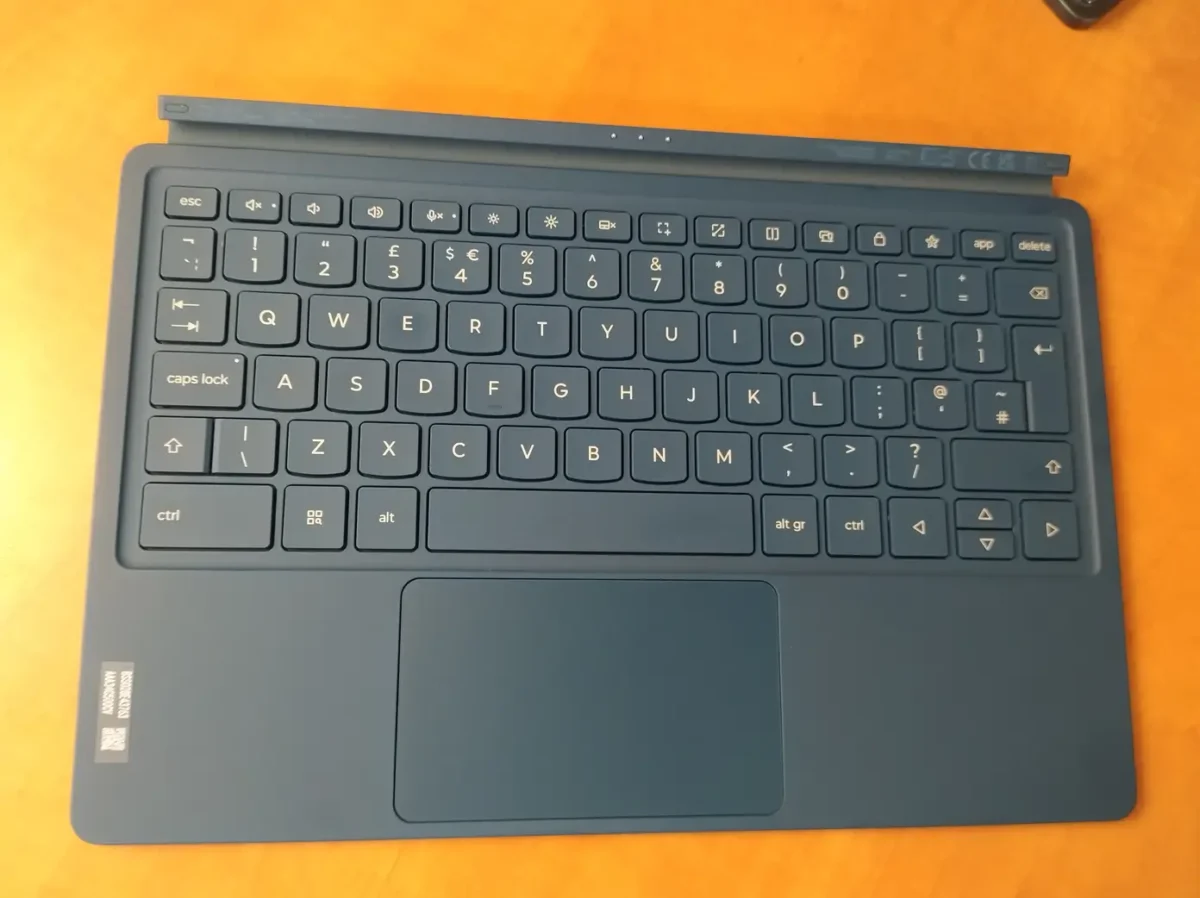 Důkladný test Lenovo Yoga Tab Plus – tablet s vizáží notebooku a s lokální AI. Svěřit jí můžete osobní i firemní data 27 Lenovo Yoga Tab Plus 8