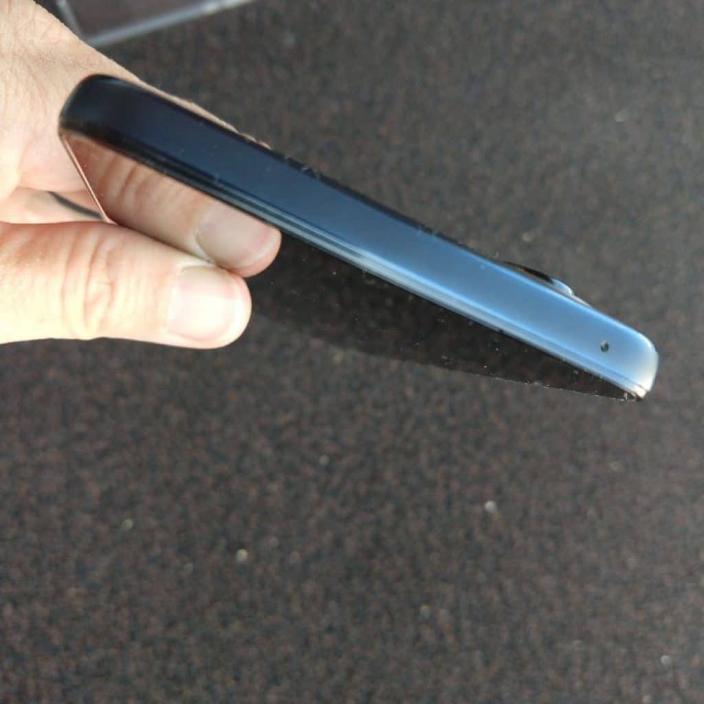 Motorola Edge 30 5G - je lehoulinká, má supr displej, výkon i nabíjení 3 Motorola Edge 30 5G 7