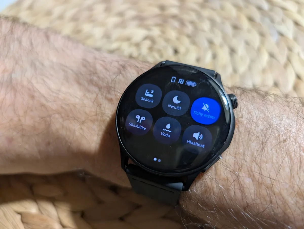 OnePlus Watch Lite: Víc než týden na jedno nabití a skvělé funkce. Bude to na trhu chytrých hodinek stačit? 36 OnePlus Watch Lite: Víc než týden na jedno nabití a skvělé funkce. Bude to na trhu chytrých hodinek stačit?