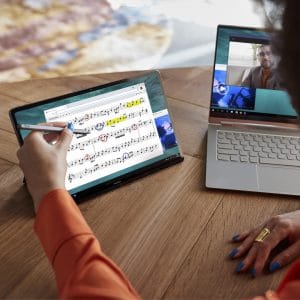 P12Pro lifestyle 09 Extend your laptop experience