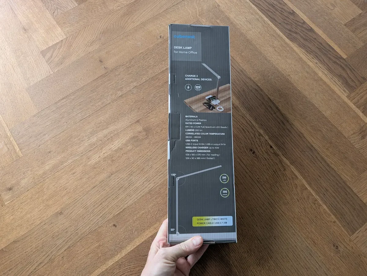 Jaká je moje nová stolní LED lampička s bezdrátovým nabíjením od Cubenest? 1 PXL 20260421 145421586 1