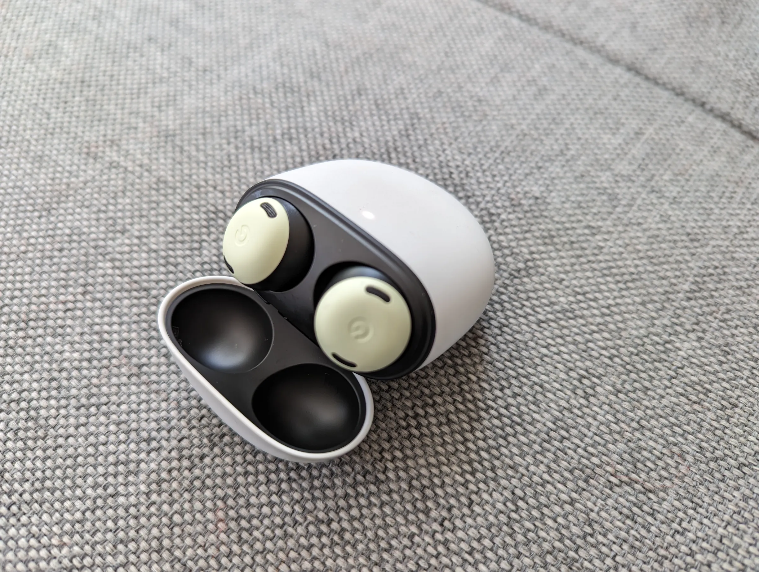 Pixel-Buds-Pro-16_103042227.webp