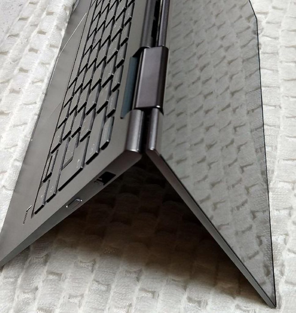 Yoga 730 33