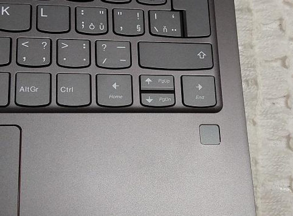 Lenovo Yoga 730-13IKB - kovový konvertibl o velikosti čtvrtky (papíru) 14 Yoga 730 35