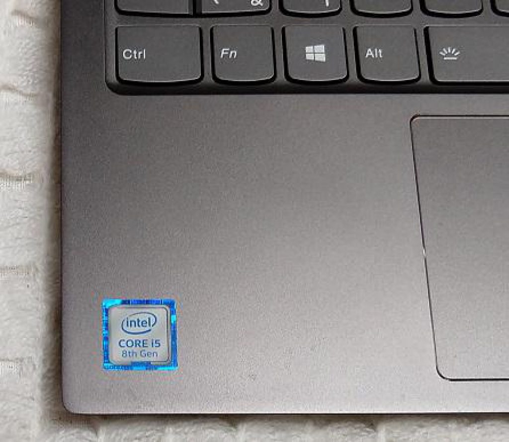 Lenovo Yoga 730-13IKB - kovový konvertibl o velikosti čtvrtky (papíru) 13 Yoga 730 36