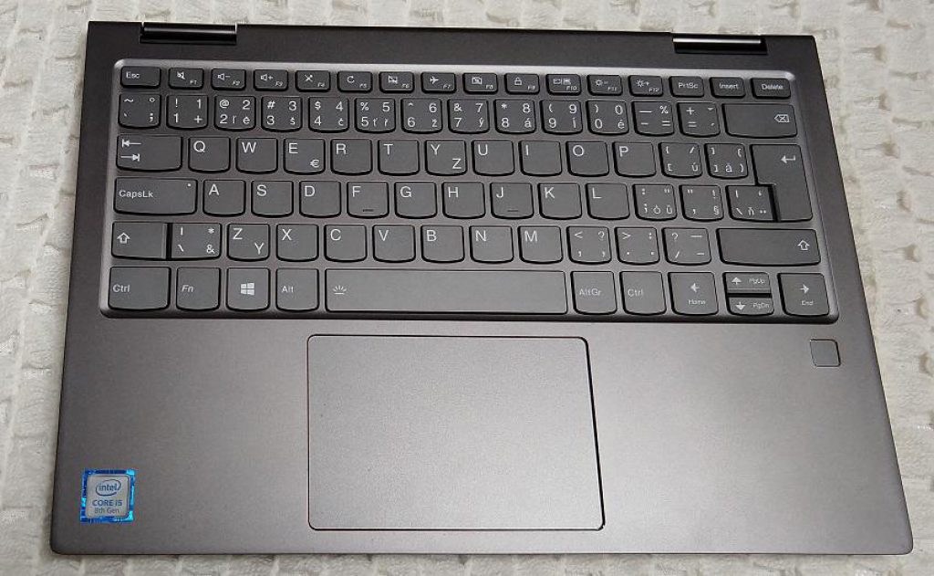 Lenovo Yoga 730-13IKB - kovový konvertibl o velikosti čtvrtky (papíru) 12 Yoga 730 37