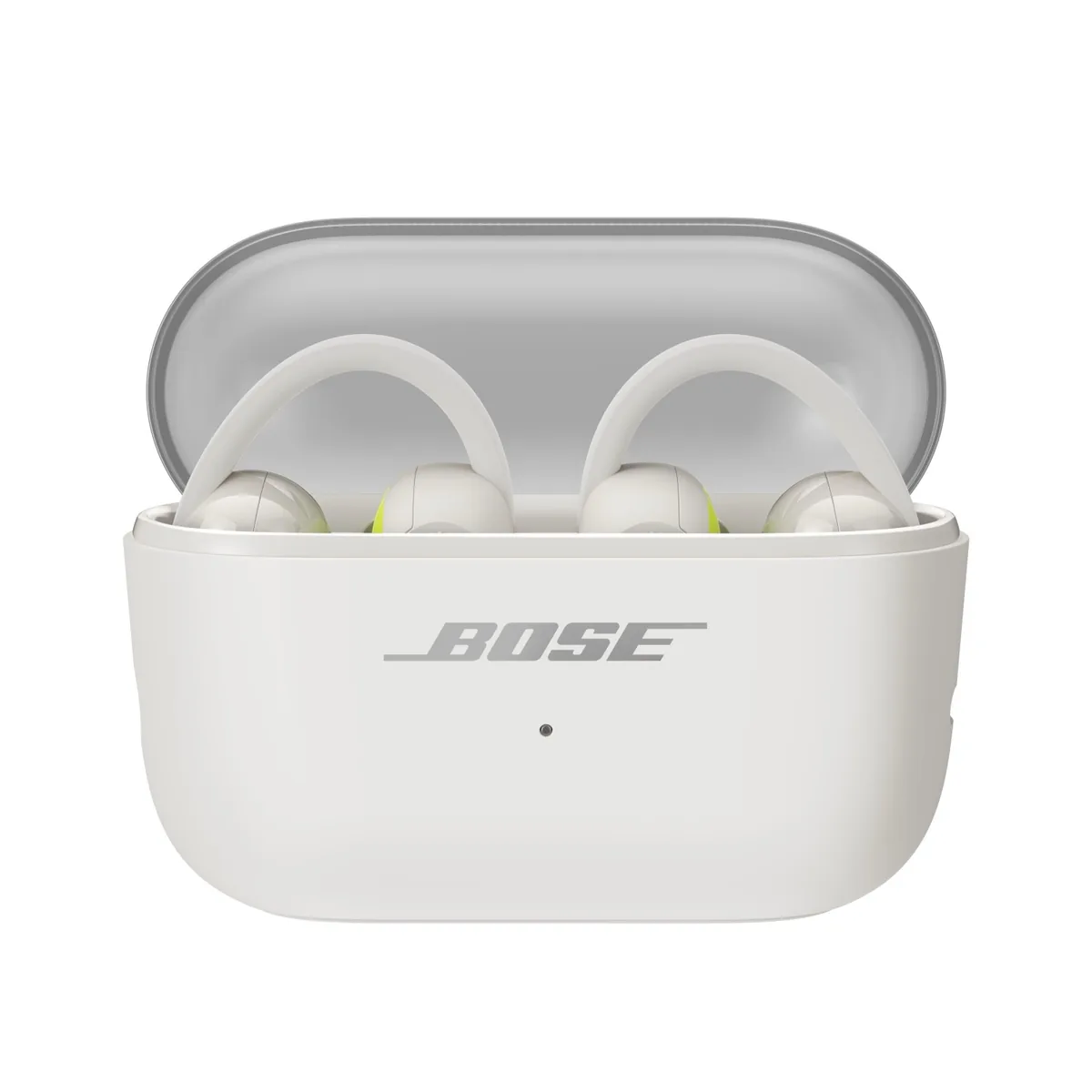 Bose Ultra Open Earbuds 2. generace vydrží devět hodin, sportovní verze Sport Open stojí 4 900 Kč 24 Bose Sport Open Earbuds bílá – bílé nabíjecí pouzdro s otevřeným víkem a sluchátky uvnitř