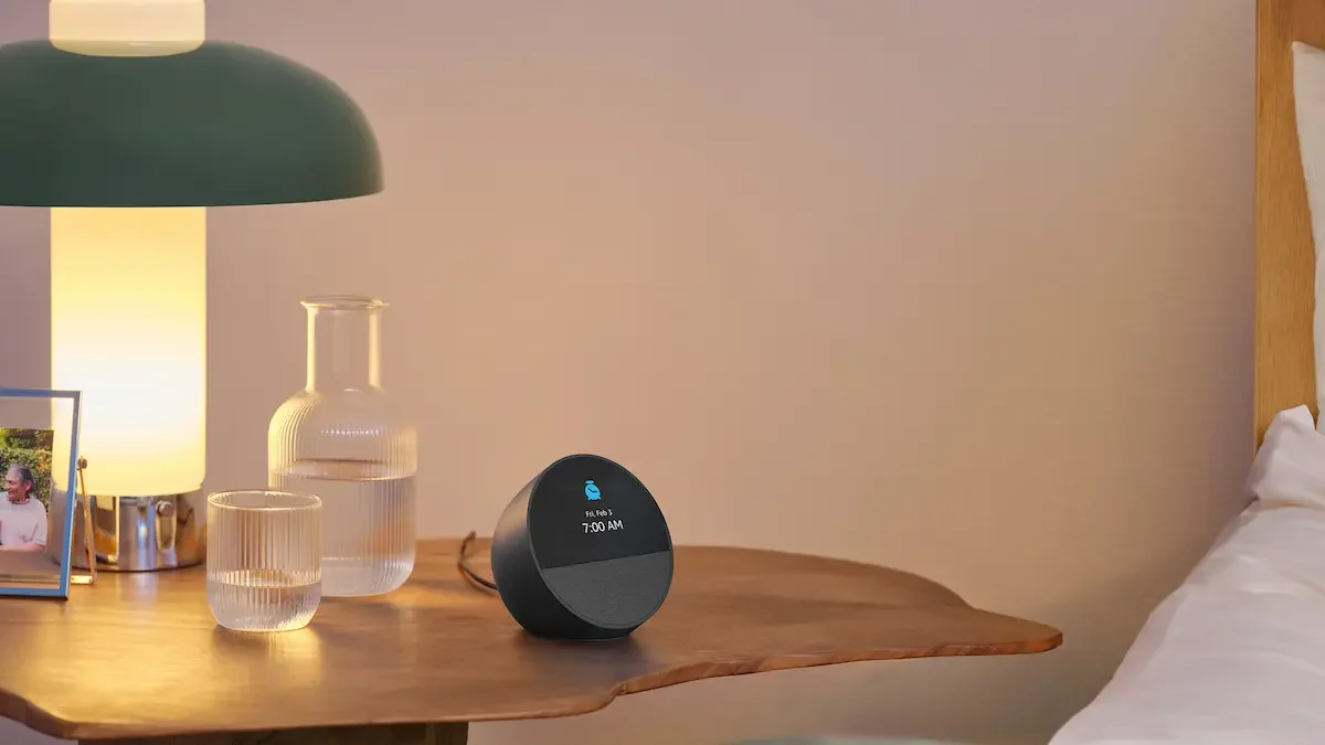 Amazon Echo Spot se vrací s novým vzhledem 1 feature001 amazon echo spot echo spot alarm copy 2550x1434 1