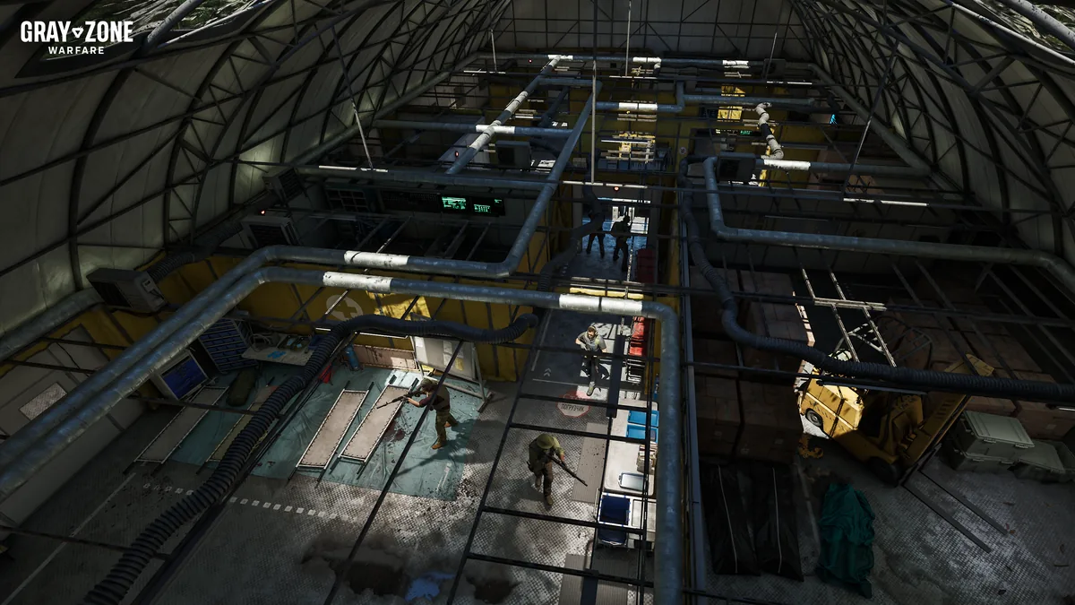 Gray Zone Warfare dostane aktualizaci Rogue Ops 22. října: wipe tentokrát nesmaže vaši úroveň 22 Gray Zone Warfare – vojenská výzkumná základna s laboratořemi pod obloukovou halou, pohled shora