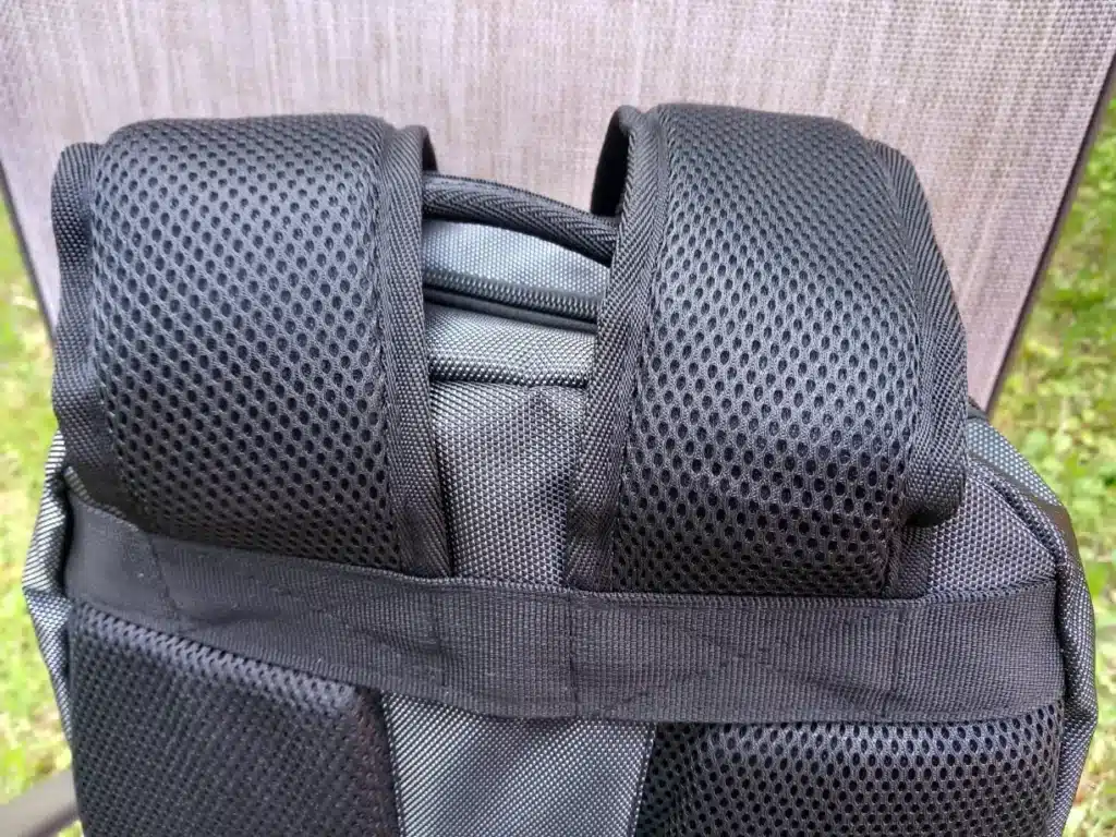 Batoh Halfar Premium pojme 15“ notebook a spoustu dalších věc 5 halfar premium batoh 105213