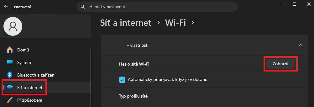 Jak nastavit heslo na Wi-Fi 1 Nastavení Windows 11 v sekci Síť a internet s tlačítkem Zobrazit u položky Heslo sítě Wi-Fi