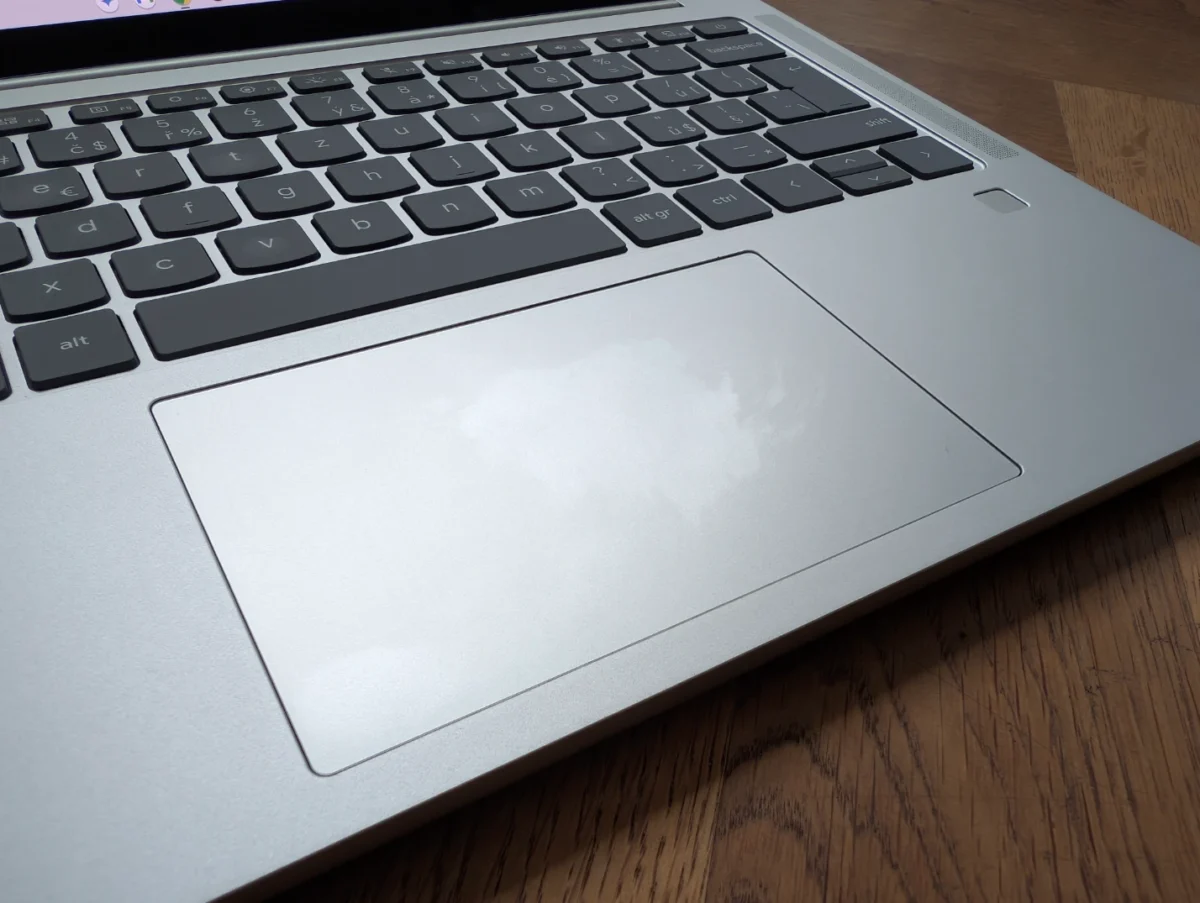 Práce bez záseků a virů: Vyzkoušel jsem nový Chromebook Lenovo 14M9610 8 lenovo chromebook 20260201 092038886