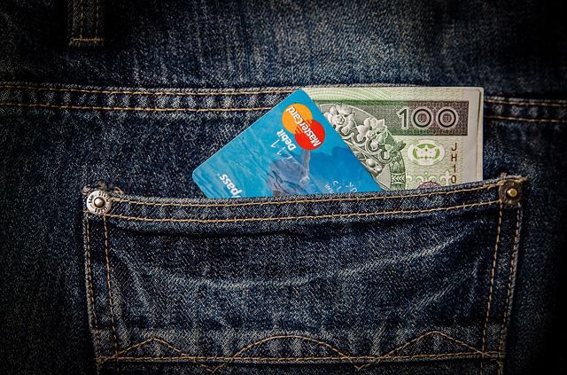 Šetřete při nákupech online s Avast Safe Price 1 money-256281_640