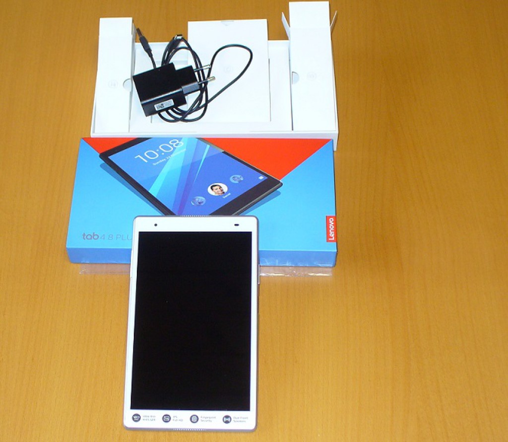 Tablet Lenovo TAB 4 8" plus - oplatí se prémiový prcek? 1 plus1