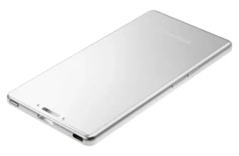Čtečka PocketBook Q ležící zády vzhůru, stříbrné kovové tělo s tlačítky na boku a konektorem USB-C