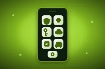 Aplikace od státu – telefon se sedmi dlaždicemi aplikací na zeleném gradientu