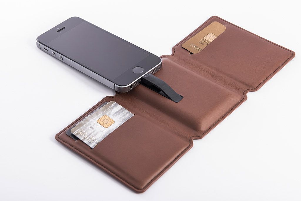 Seyvr. Karty, peníze a powerbank v jednom 1 SEYVR
