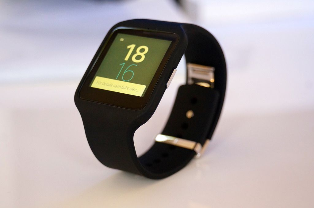Měsíc s chytrými hodinkami Sony Smartwatch 3 1 Sony Smartwatch 3
