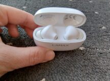 Sluchátka za pár stovek. Vyplatí se levná Lamax Clips1 Play? Poví naše recenze