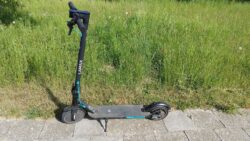 Elektrická koloběžka Lamax S7500 Plus: skvělá na rychlé přesuny po městě – ale ne pro každého