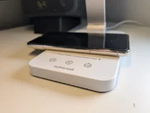 Jaká je moje nová stolní LED lampička s bezdrátovým nabíjením od Cubenest?