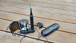 Elektrický zubní kartáček TrueLife Sonic Brush K150 UV vyčistí, vybělí i namasíruje. A vydrží dlouho nabitý