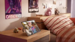 Lenovo Tab Plus Gen 2: tablet s devíti reproduktory, 2,5K displejem a otočným stojánkem