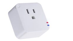 Zásuvka Reset Plug sama restartuje váš router